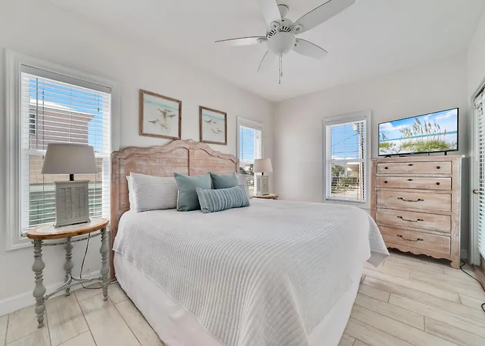 Lagniappe Ii By Gsvr - Spacious Beachfront Getaway, Pet Friendly - Free Activities And Golf Holiday home