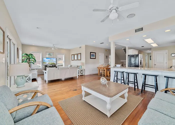 Lagniappe Ii By Gsvr - Spacious Beachfront Getaway, Pet Friendly - Free Activities And Golf Holiday home *